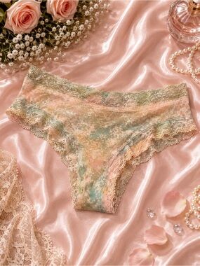 NWT Victoria’s Secret Pastel Marble Lace Cheeky Panties